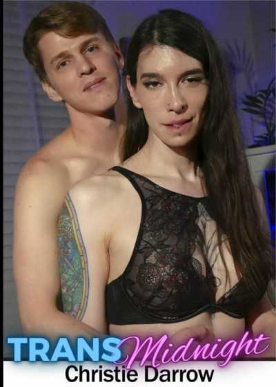 性感变性人克里斯蒂·达罗将大屌插入她的体内