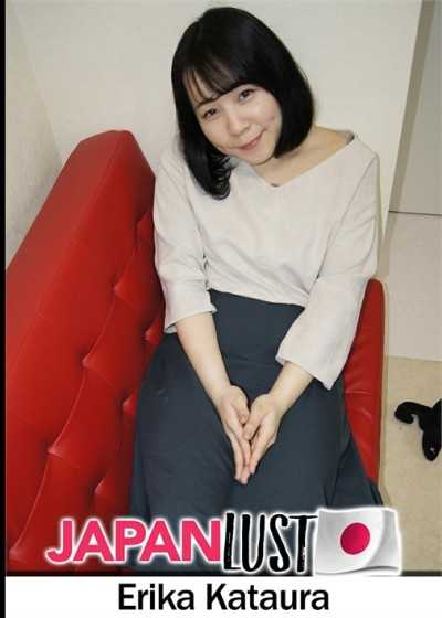 可爱的日本青少年在访谈中被中出