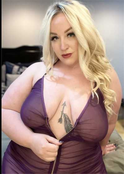 Zoey Skyy 和 Jamie Knox 开始行动