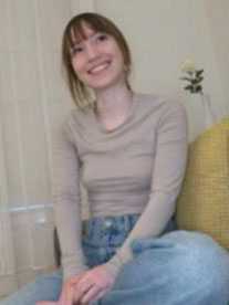 对俄罗斯女孩的紧实滑熘最舒服的阴道中出。用小嘴巴努力口交。这也非常舒服。