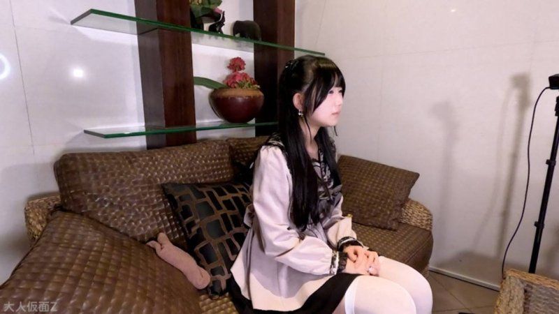 すみれ(18\)最高にかわいいこの２回目撮影別画角動画。中出し、電マオナニー、アナル貫通ATM、ピストンマシンをして、最後コスプレさせて中出ししています