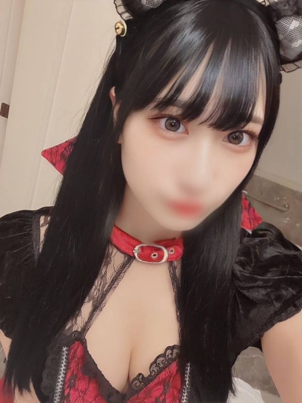 【無碼 / 初次大量顏射 / 初次Cosplay】傳說中的美女S醬！竟然是初次Cosplay！在藝人等級的美麗臉蛋上大量顏射！【高畫質原版5GB】