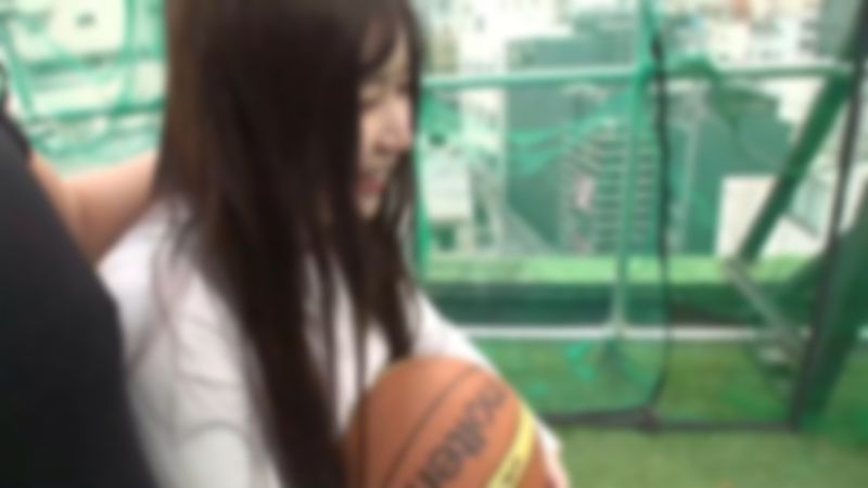 【无/初拍】学校的校花！对朋友女友NTR、在运动中心玩乐时兴奋到在野外巨根插入