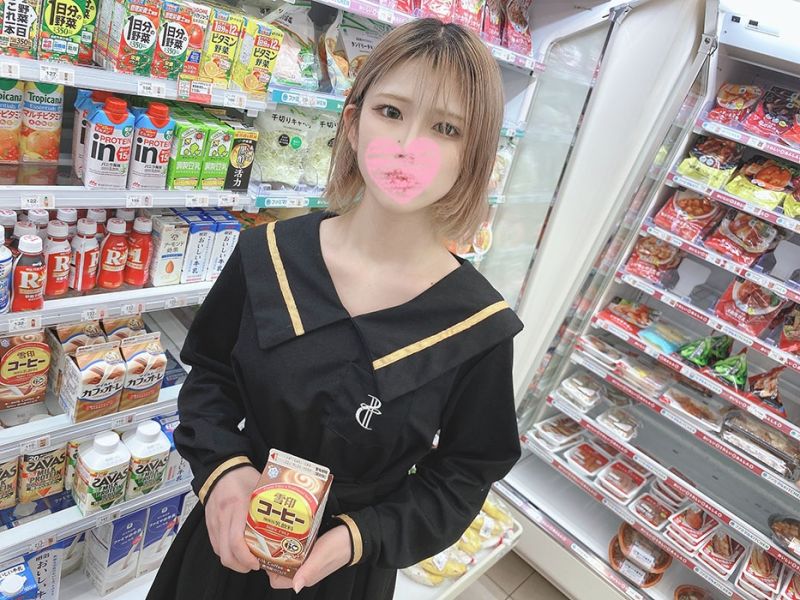 公开白天在舞台发光发热的地下偶像秘密私人自拍性爱！！