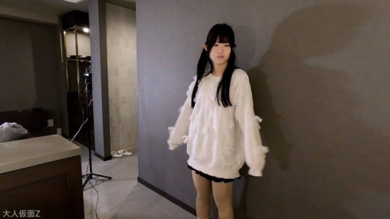 【素人初次拍攝】堇(18)163cm47kgD罩杯超級可愛，卻被中年大叔接吻、中出、肛門貫通的影片，不同角度和未公開影片