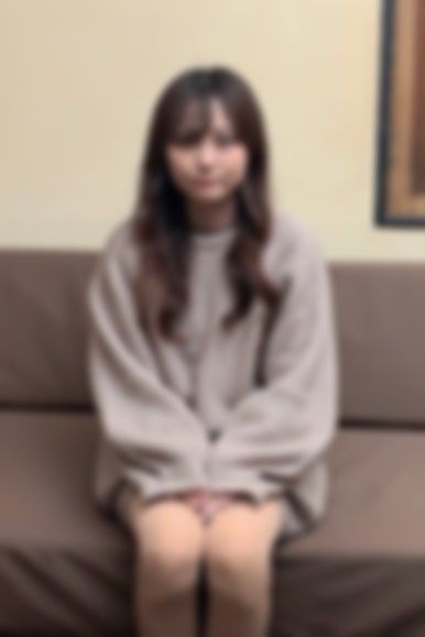 究极的外表！目标当偶像的美少女。一面遮住脸蛋一面修出小穴给人看。