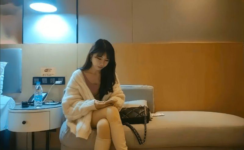 杏吧传媒 高颜值白靴性感妹子啪啪舌吻口交摸逼上位骑坐