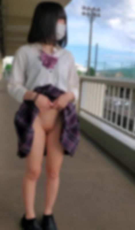 (现)学生妹梦酱。进入学校脱内裤口交。在宾馆疼痛处女丧失…