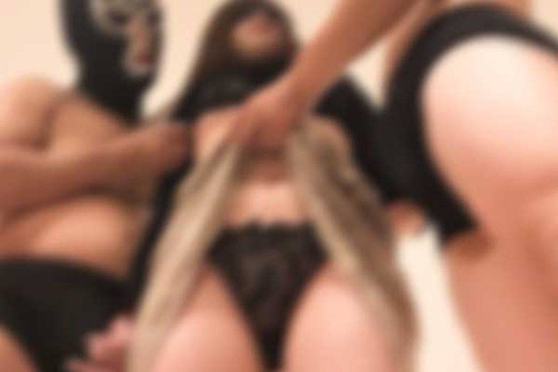 ※18日まで55％OFF※【素人个撮】【3P】美人妻に孕ませ中出し！！融资の条件は肉体関係。経済的弱者を食い物にする「ひととき融资」