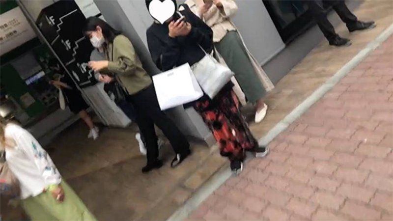 小百合19歲・顏射_1。明明是酷酷型，笑容卻可愛到爆的小松菜奈系黑髮妹說著「請讓我看看被顏射的樣子」，然後被顏射的始末（046）