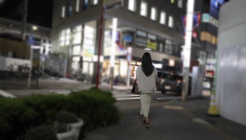 【超大量潮吹】超絕抖M人妻♡ 3個月無性生活突破極限「粗暴地幹我…」懇求。用乳頭鑽頭讓理性崩壞，從腹上＆口交＆中出的三連發，再以清潔口交完成！